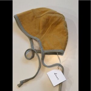 Briar baby Brimmed bonnet